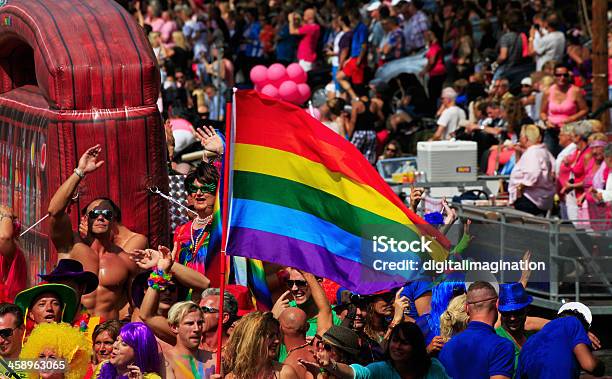 Parata Gay Canale Amsterdam - Fotografie stock e altre immagini di Accordo d'intesa - Accordo d'intesa, Agosto, Amsterdam