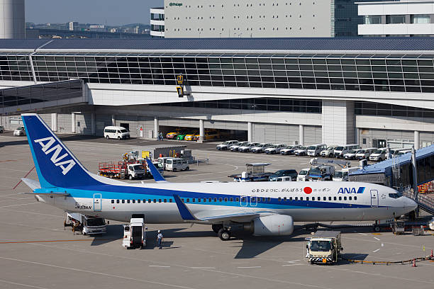 all nippon airways boeing 737-800 - chubu centrair international airport - fotografias e filmes do acervo