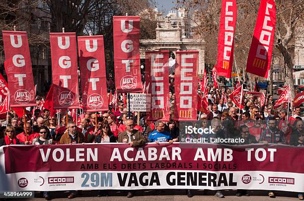 Demostración Foto de stock y más banco de imágenes de Activista - Activista, Cartel, Comunidad autónoma valenciana