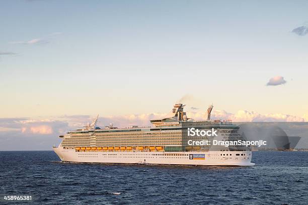 De 22 De Outubro De 2011 A Liberdade Dos Mares Vela De Cozumel - Fotografias de stock e mais imagens de Caraíbas