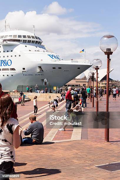 La Ópera De Sydney Harbour Foto de stock y más banco de imágenes de Australia - Australia, Barco de pasajeros, Buque