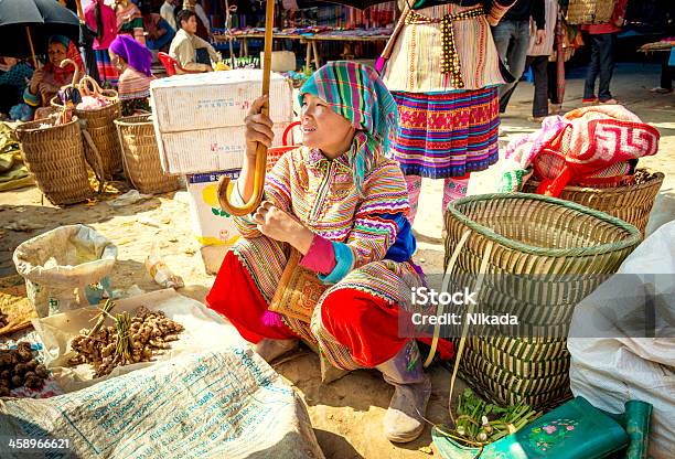 Mercato In Vietnam - Fotografie stock e altre immagini di Adulto - Adulto, Ambientazione esterna, Asia