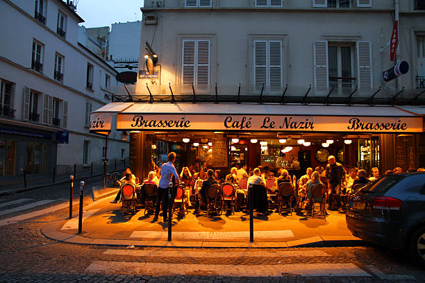 vibrante noite - building exterior built structure street paris france - fotografias e filmes do acervo