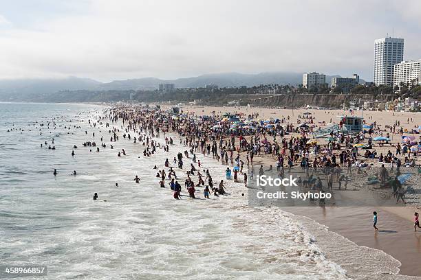 Spiaggia Di Santa Monica - Fotografie stock e altre immagini di Adulto - Adulto, Attività del Fine-Settimana, Bambino