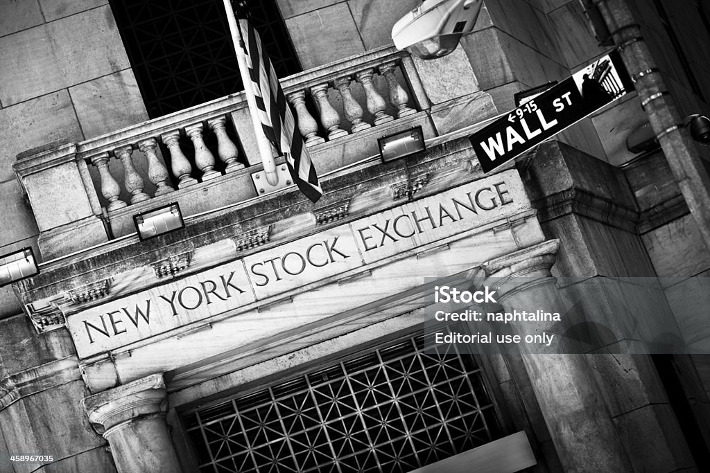 ニューヨーク証券取引所、ウォールストリートサインの - ニューヨーク証券取引所のロイヤリティフリーストックフォト