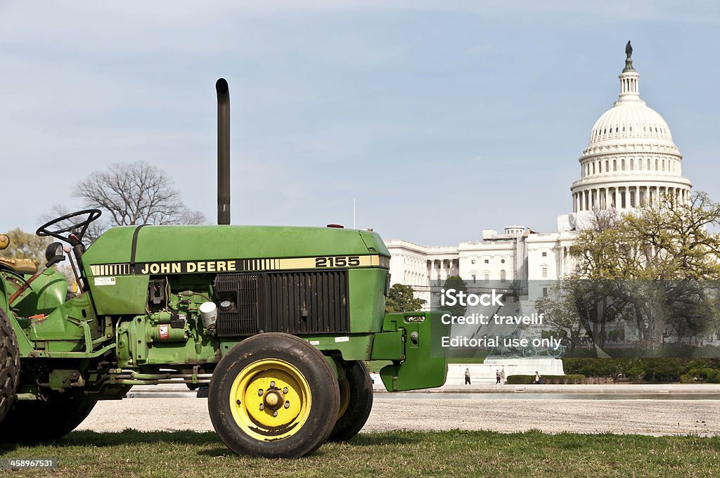 Сделано в США-John Deere трактор и Капитолий Здание - Стоковые фото John Deere роялти-фри