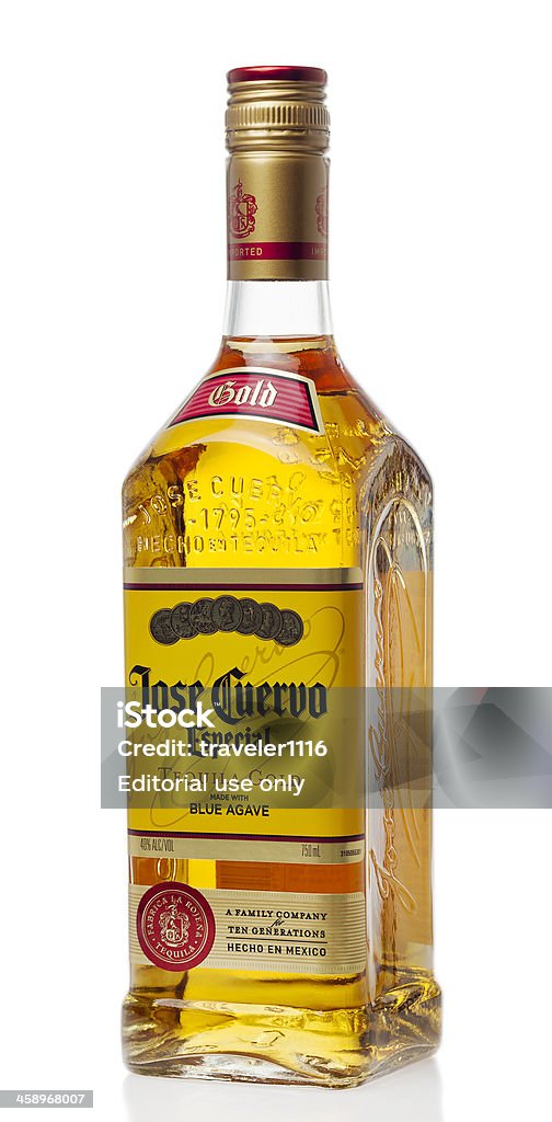 José Cuervo oro Tequila - Foto de stock de Tequila - Licores de alta graduación libre de derechos