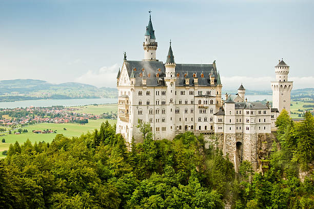 majestoso castelo neuschwanstein - neuschwanstein allgau europe germany - fotografias e filmes do acervo