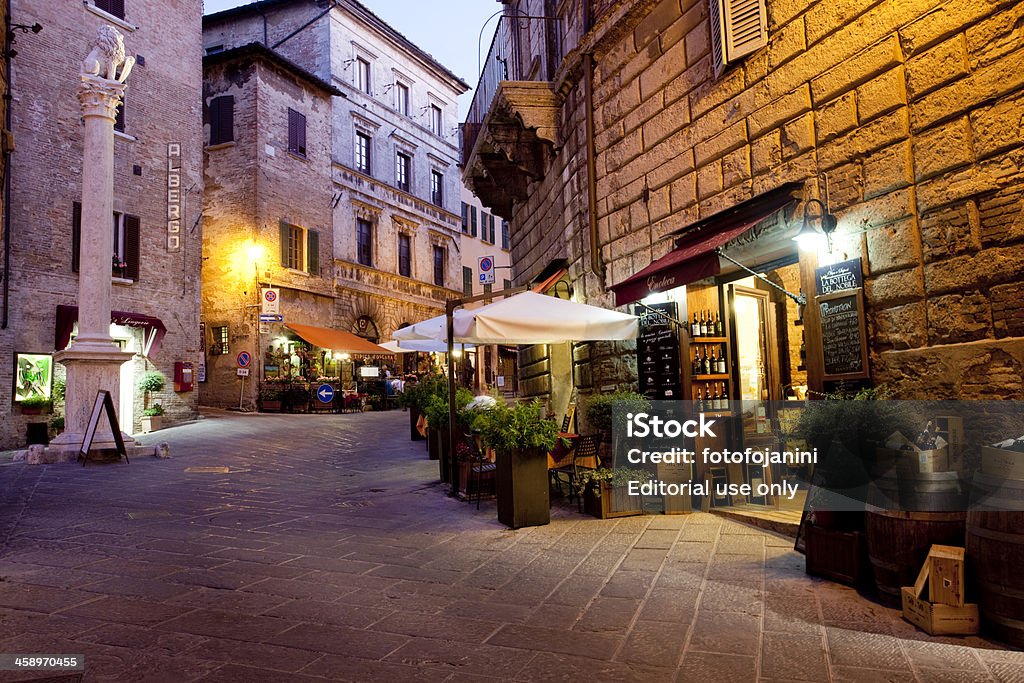 Montepulciano pelo Anoitecer - Royalty-free Anoitecer Foto de stock