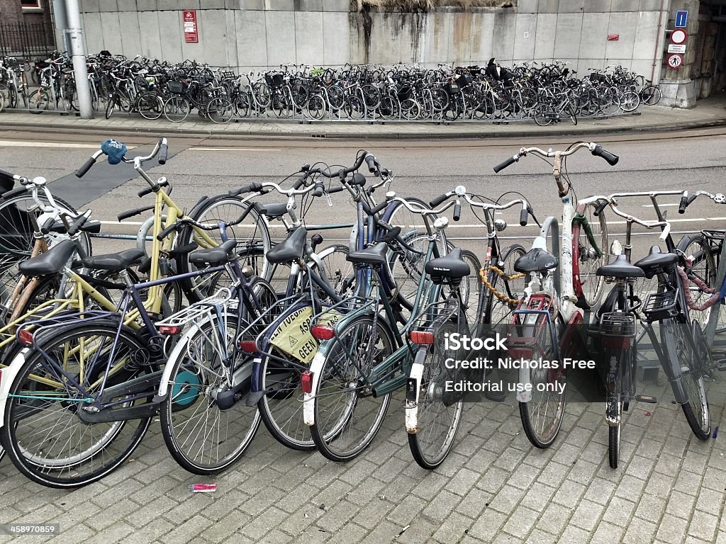 Muchas las bicicletas de Amsterdam - Foto de stock de Bicicleta libre de derechos