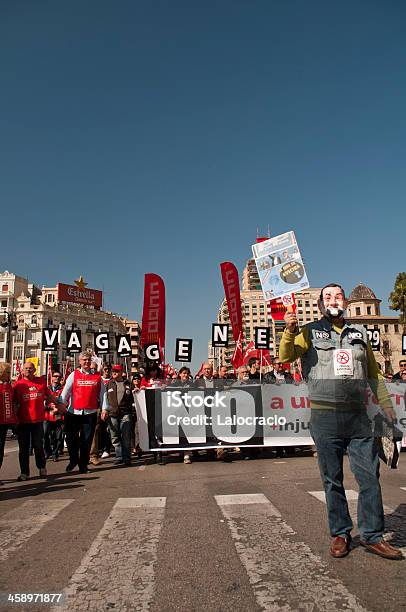 Demostración Foto de stock y más banco de imágenes de Activista - Activista, Cartel, Comunidad autónoma valenciana