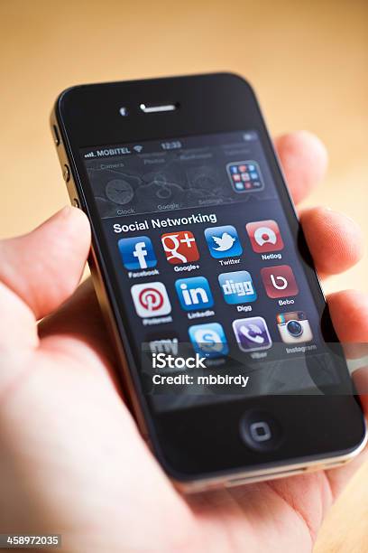Soziale Netzwerke Apps Auf Iphone 4 Stockfoto und mehr Bilder von 3G - 3G, Smartphone, iPhone