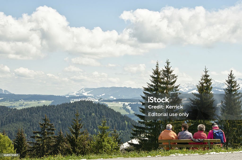 Senior Gruppe im Pfander mit Blick auf breidalsegga lake - Lizenzfrei Bregenz Stock-Foto