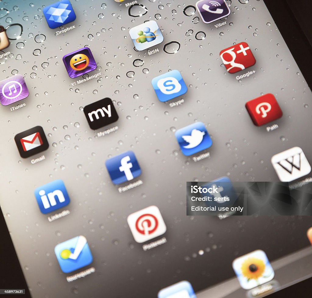 Aplicações de redes sociais em Apple iPad 2 - Royalty-free Aplicação móvel Foto de stock