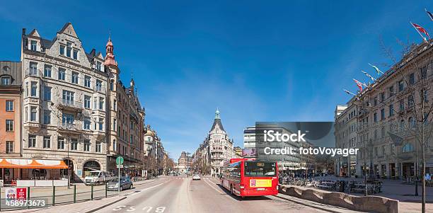 Scena Di Paesaggio Urbano Centro Città Di Stoccolma Panorama Della Svezia - Fotografie stock e altre immagini di Affollato