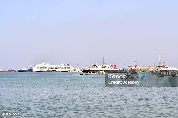 Mindelo De Embarcações De Pesca - Fotografias de stock e mais imagens de Adulto - Adulto, Ao Ar Livre, Colher - Atividade Agrícola