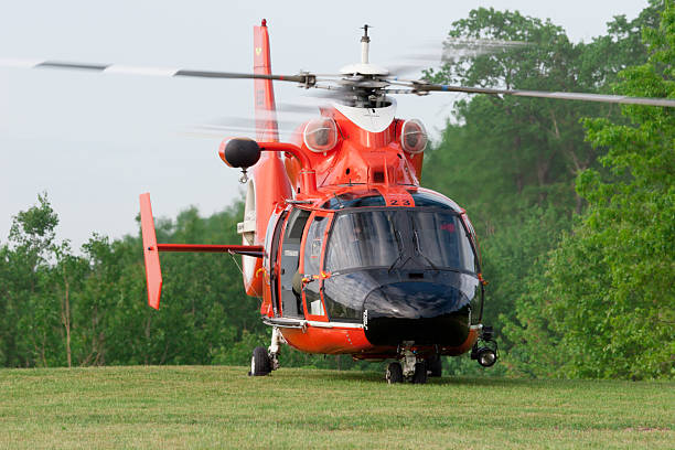 guardia costera helicóptero de rescate - rescue helicopter coast guard protection fotografías e imágenes de stock