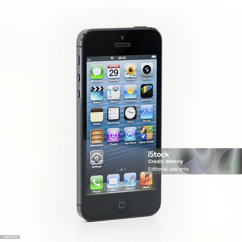 Nuovo Apple iPhone 5 bianco 64 GB - Foto stock royalty-free di Alluminio