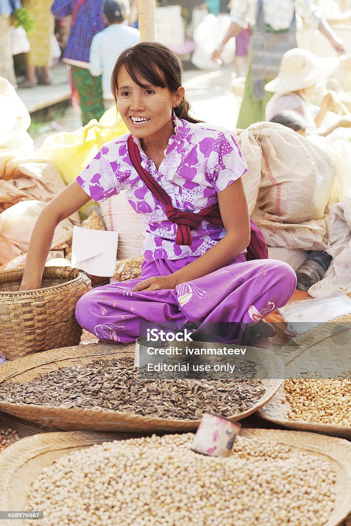 Cinque giorni di mercato, Lago Inle - Foto stock royalty-free di Adulto