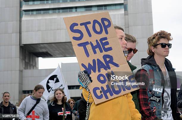 Parar A Guerra Na Escolha - Fotografias de stock e mais imagens de Pró-escolha - Pró-escolha, Aborto, Protesto