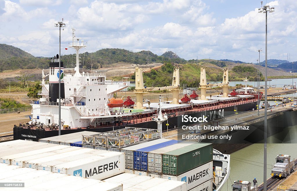 De carga no Canal do Panamá Miraflores Lock - Royalty-free América Central Foto de stock