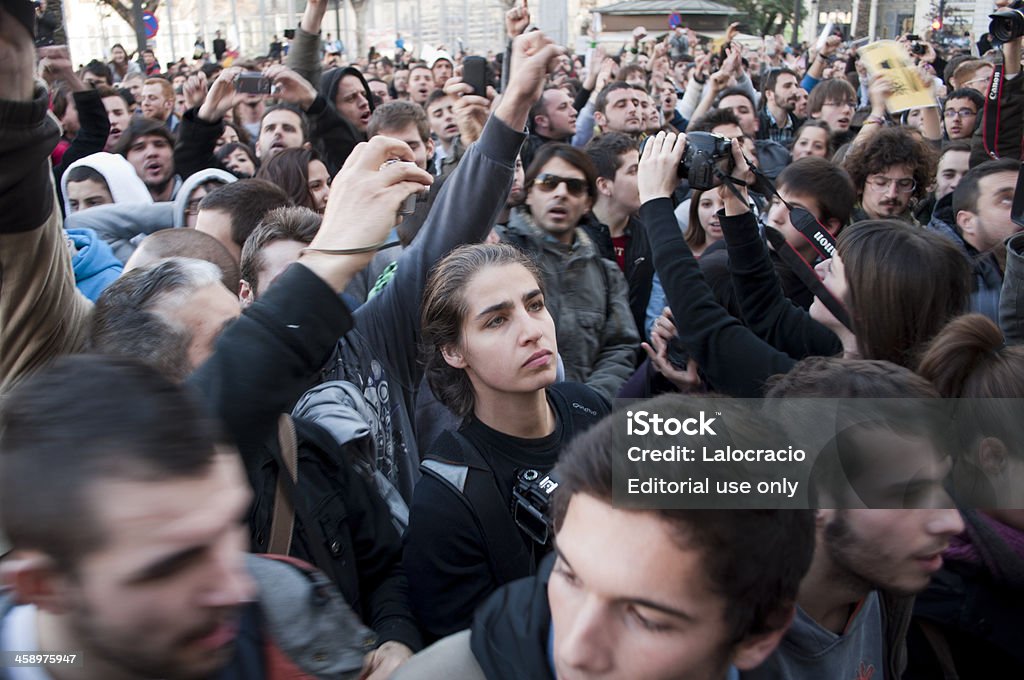 Multitud de manifestantes - Foto de stock de Estudiante de educación superior libre de derechos