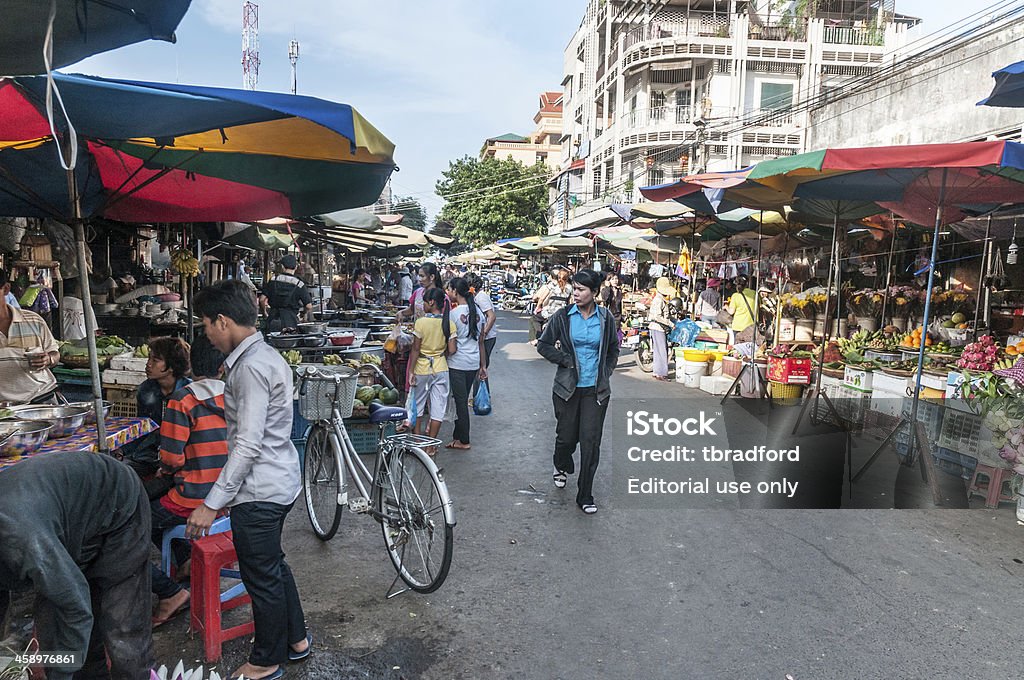 Straßenmarkt In Phnom Penh - Lizenzfrei Anzahl von Menschen Stock-Foto