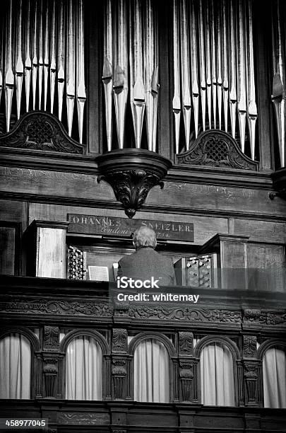 Organist Spielt Ein Organ Stockfoto und mehr Bilder von Aktivitäten und Sport - Aktivitäten und Sport, Arbeiten, Aufführung