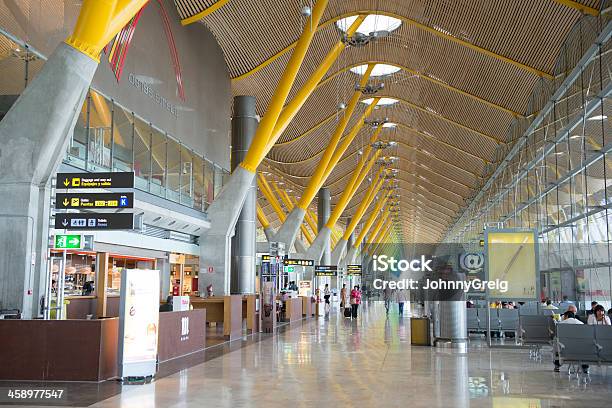 Madrid Airport Foto de stock y más banco de imágenes de Aeropuerto de Barajas - Aeropuerto de Barajas, Aeropuerto, Madrid