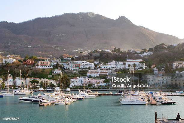 Casamicciola Isla De Ischia A La Bahía De Nápoles Italia Foto de stock y más banco de imágenes de Aire libre