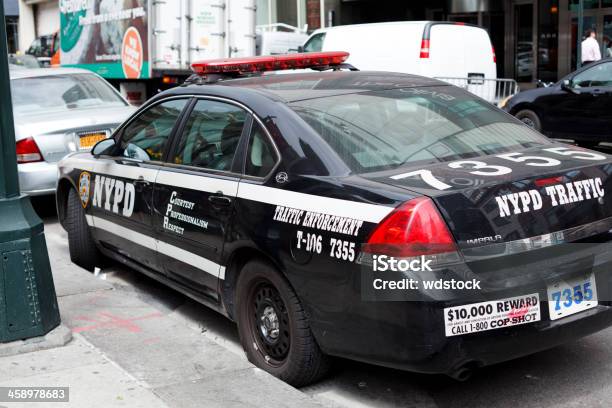 Estacionar Nypd El Coche Foto de stock y más banco de imágenes de Aire libre - Aire libre, Centro de Manhattan, Ciudad