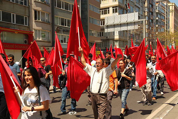 dia de trabalho - protest turkey istanbul europe imagens e fotografias de stock