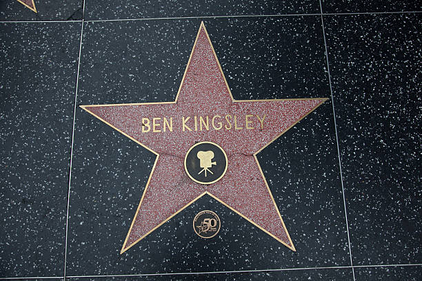 hollywood walk of fame star ben kingsley - star trek tv show photos et images de collection