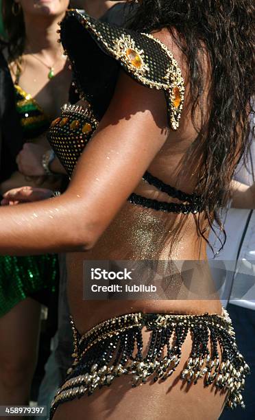 Samba Menina Bonitas Decoradas Máscara Em Copenhaga Dinamarca - Fotografias de stock e mais imagens de Adulto