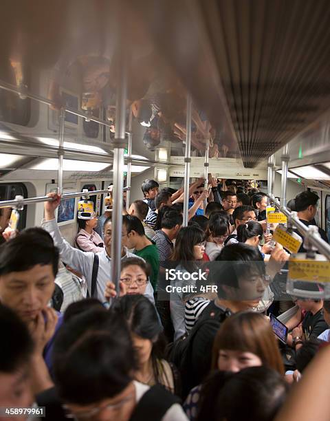 Überfüllten Ubahn Shanghai China Stockfoto und mehr Bilder von Asien - Asien, Auto, Beengt
