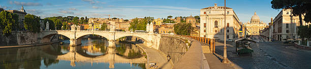 roma fiume tevere, alba panorama sulla città del vaticano - vatican sky summer europe foto e immagini stock
