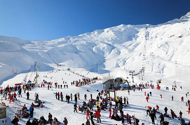 Cauterets ski resort in plain Saison. – Foto