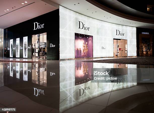 Christian Dior 쇼윈도 Mall Of The Emirates 스트르셰도체스키 Christian Dior - Designer Label에 대한 스톡 사진 및 기타 이미지 - Christian Dior - Designer Label, 디자인 전문가, 소매-소비자주의