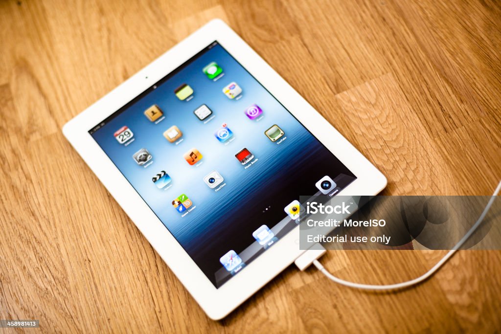 El nuevo iPad, la tercera generación de 2012 - Foto de stock de Blanco - Color libre de derechos