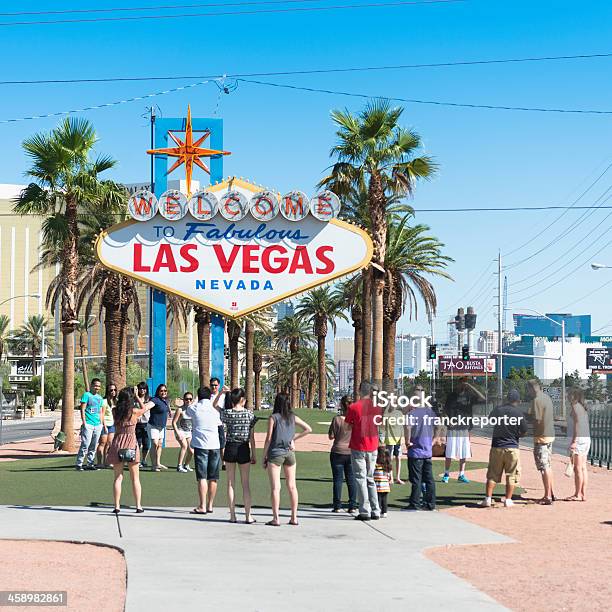 ラスベガスストリップでは通りのサイン - Welcome To Fabulous Las Vegas Nevadaの看板のストックフォトや画像を多数ご用意 - Welcome To Fabulous Las Vegas Nevadaの看板, まぶしい, アメリカ合衆国