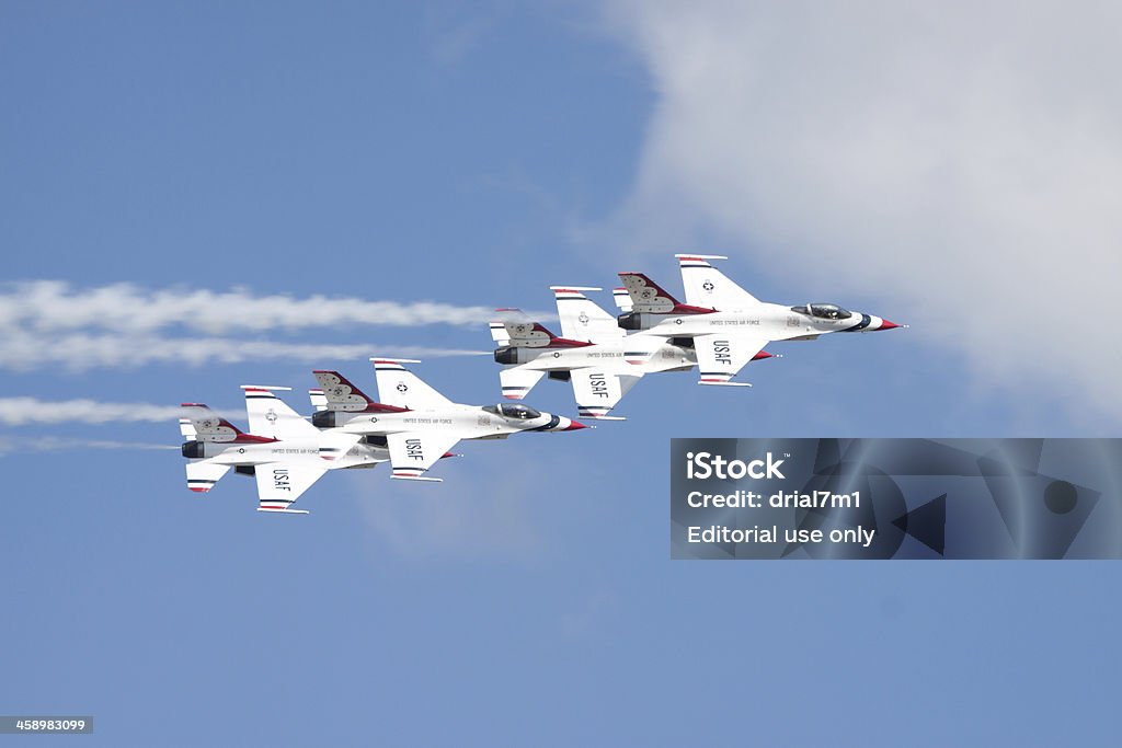 Thunderbirds de vol - Photo de Aile d'avion libre de droits