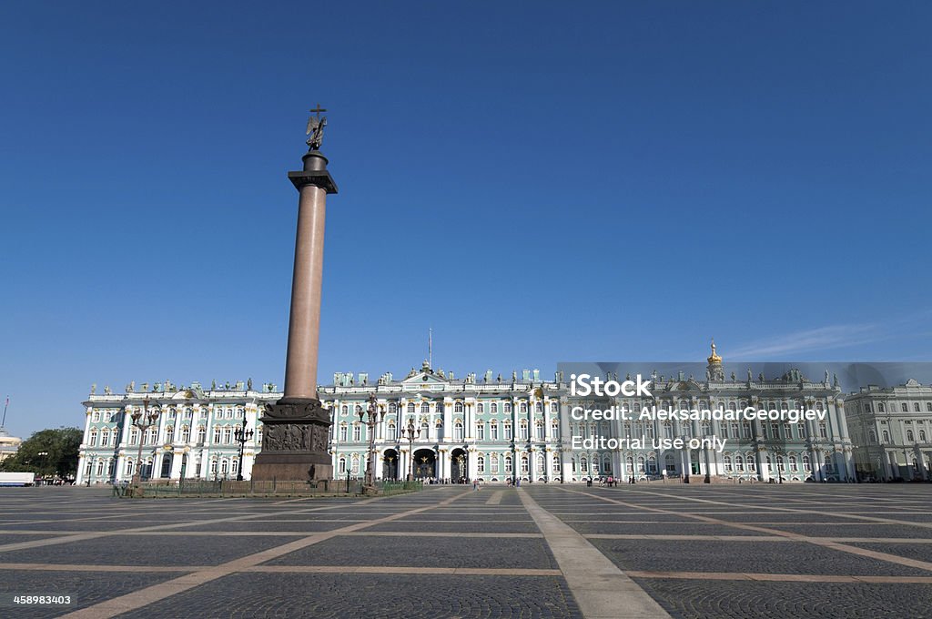 Музей Эрмитаж в Санкт-Петербурге - Стоковые фото Александровская колонна роялти-фри