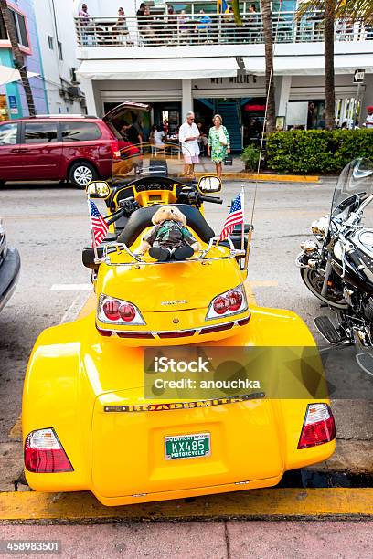 Honda Motorcycle Roadsmith Geparkt Am Ocean Drive Miami Beach Stockfoto und mehr Bilder von Amerikanische Flagge