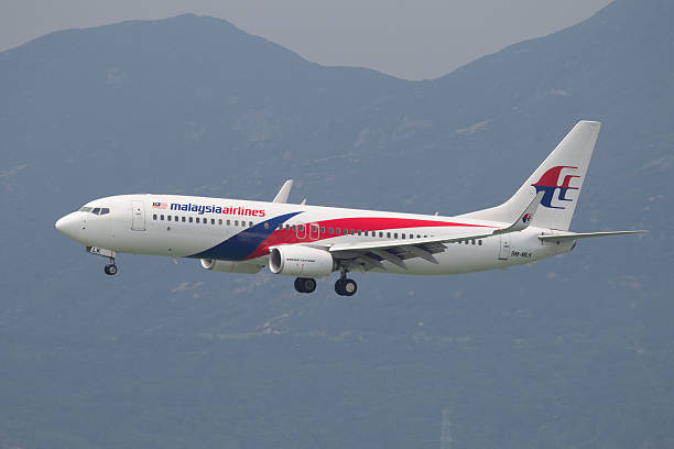 boeing 737-800 de malaysia airlines - named airline fotografías e imágenes de stock