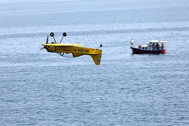 akrobacji - stunt stunt plane airplane small zdjęcia i obrazy z banku zdjęć