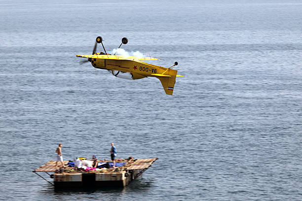 akrobacji - stunt stunt plane airplane small zdjęcia i obrazy z banku zdjęć