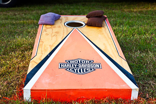 harley davidson cornhole board-poziomej - cornhole leisure games outdoors color image zdjęcia i obrazy z banku zdjęć