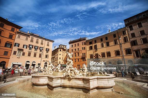 Fonte De Netuno Na Praça Navona Em Roma - Fotografias de stock e mais imagens de Adulto - Adulto, Arquitetura, Arte