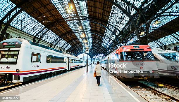 Estação Ferroviária Barcelonaestacio De Franca - Fotografias de stock e mais imagens de Renfe Operadora - Renfe Operadora, Comboio, Espanha