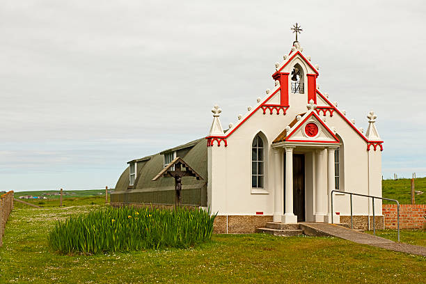 итальянский часовня - scotland orkney islands chapel italian culture стоковые фото и изображения